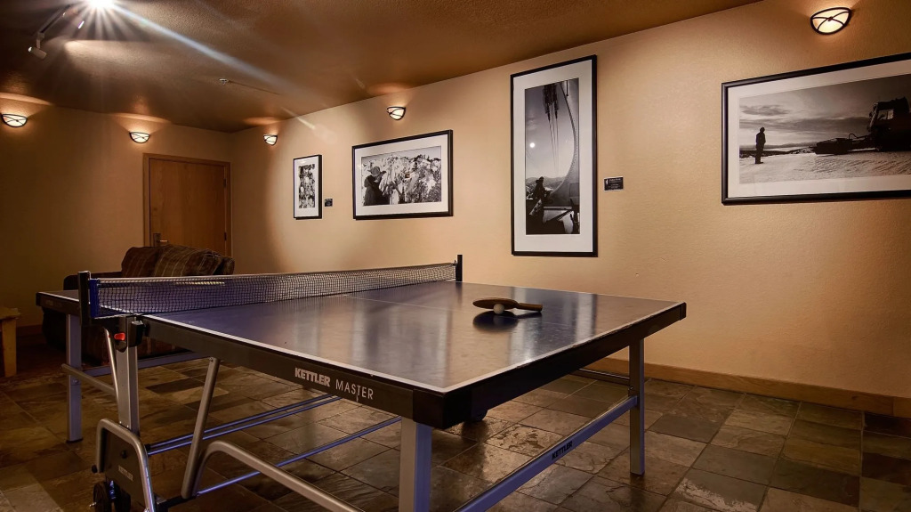 Squaw Valley Lodge
