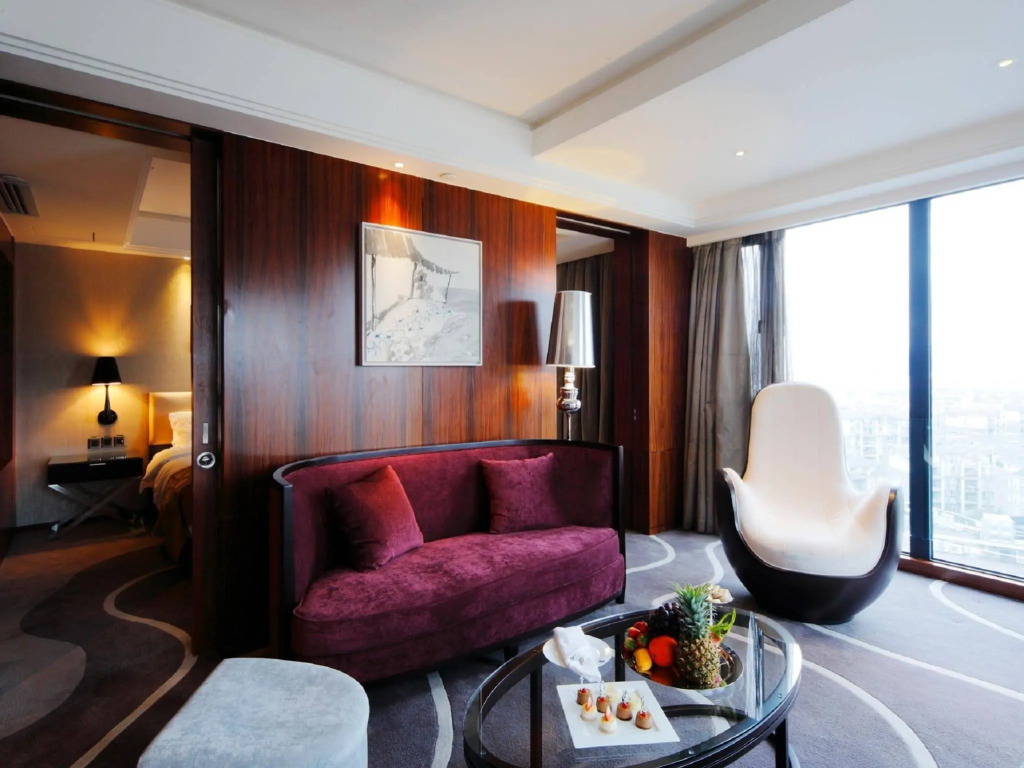 DW Hotel