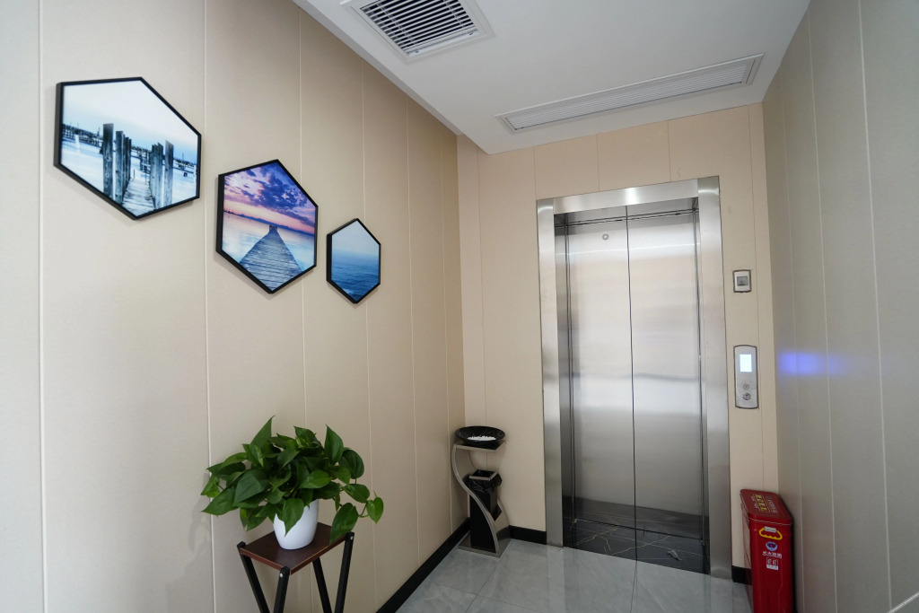 Riste Hotel (Luoxin industrial cluster, Xin'an County)