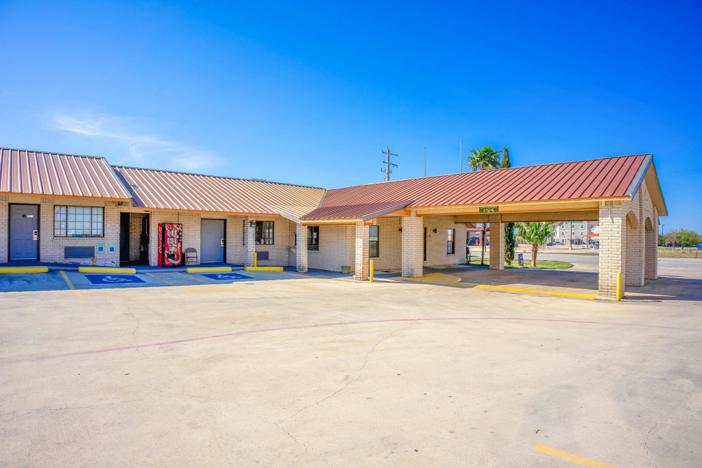 Pleasanton Executive Inn By OYO