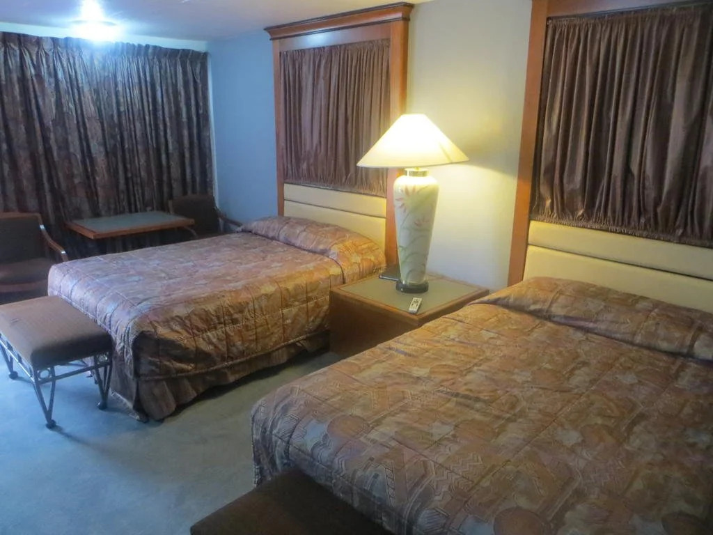 Trails End Motel