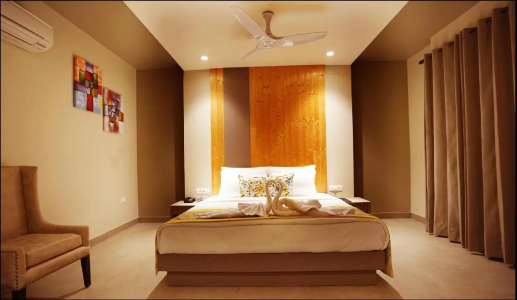 Hotel Maplewood Premier Haldwani