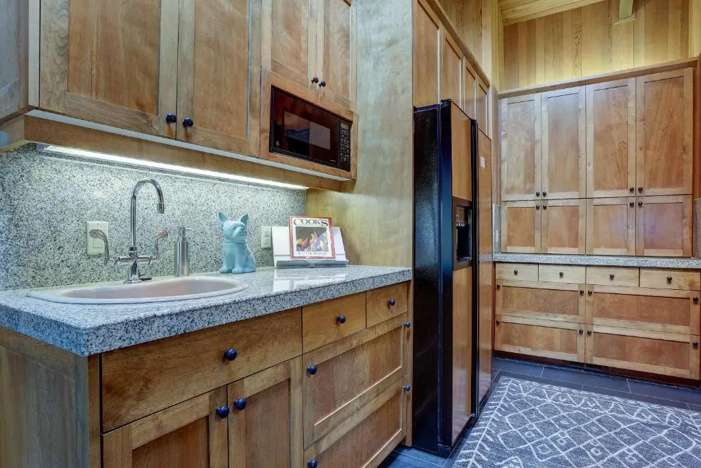 2 Pioneer-AC-Hot Tub-3BR/2BA