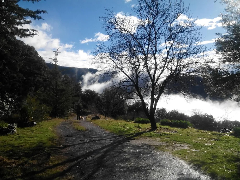 Apartment With one Bedroom in Busquístar, With Wonderful Mountain View, Private Pool and Furnished Garden - Near the Slopes