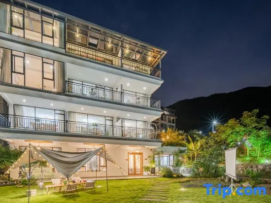 Yunxia Anji Yunshang Grassland Wild Luxury Family Holiday Villa (Xianlongxia Drifting Scenic Area)