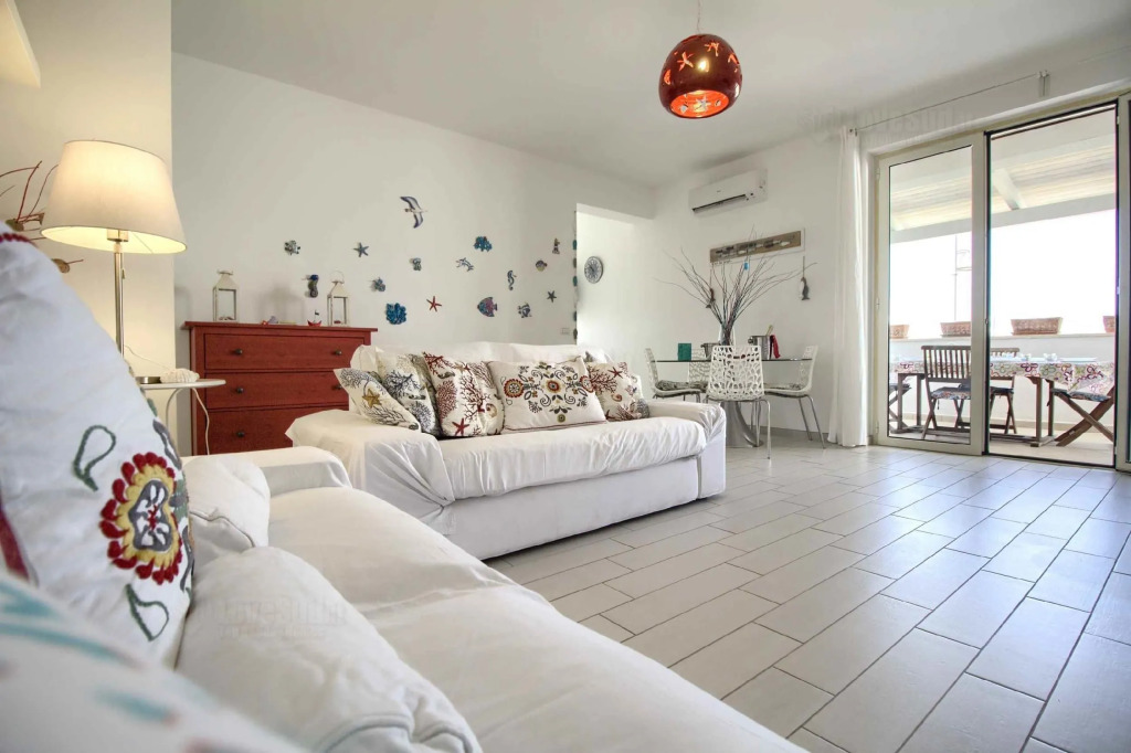 Starfish Apt by LoveSud