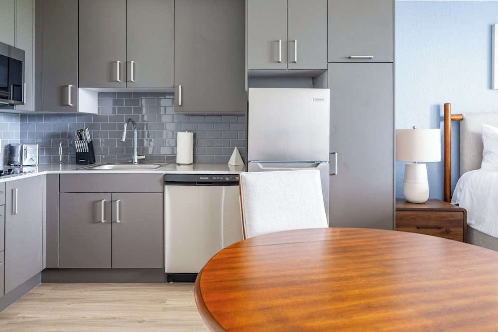 Landing Furnished Apartments near Golden Gate