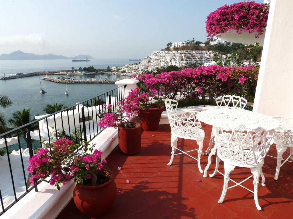 Dolphin Cove Inn