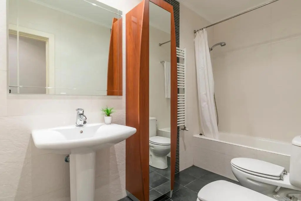 Gran Via 1.2 by Forever Rentals
