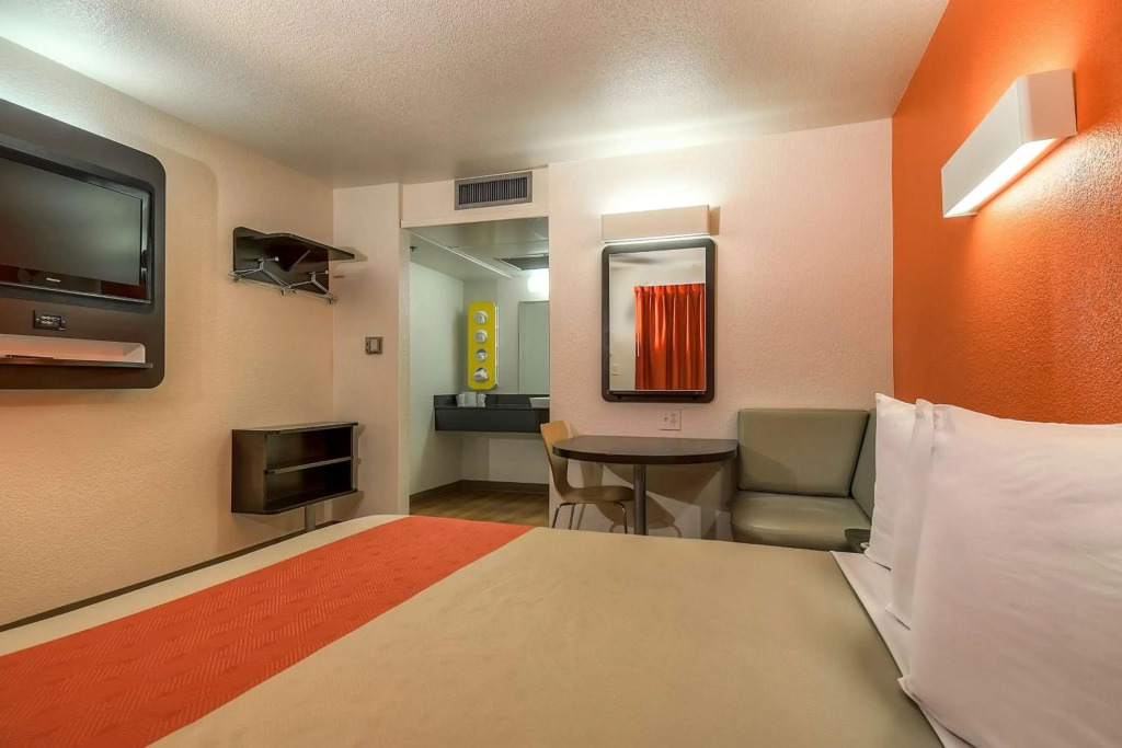Motel 6-Carlsbad, CA Beach
