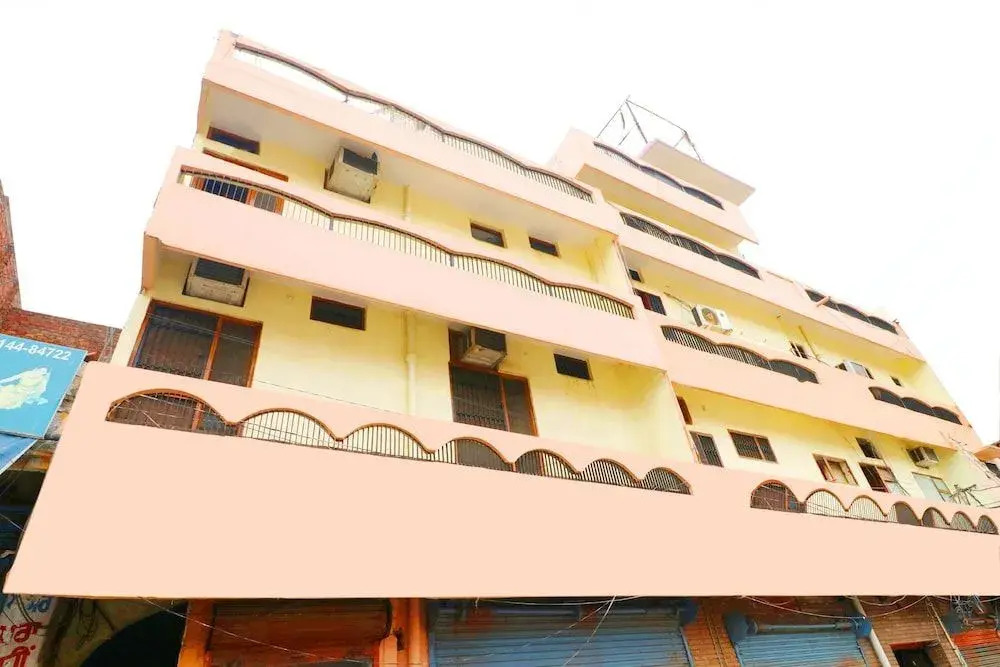 Chinar by OYO Rooms