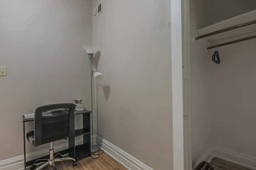 Peaceful One Bedroom Home Near Chicago