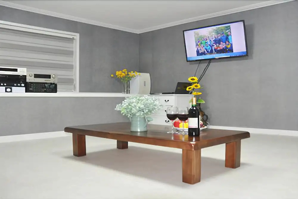 Baenaegol Audio Jeongwon Pension