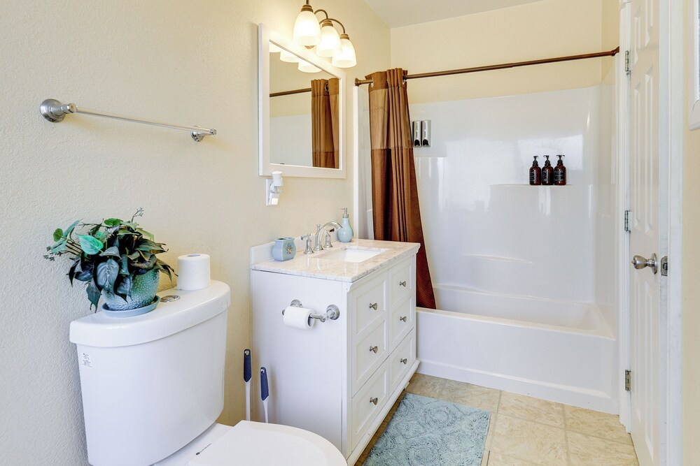 Las Cruces Home w/ Fenced Yard: Recently Remodeled