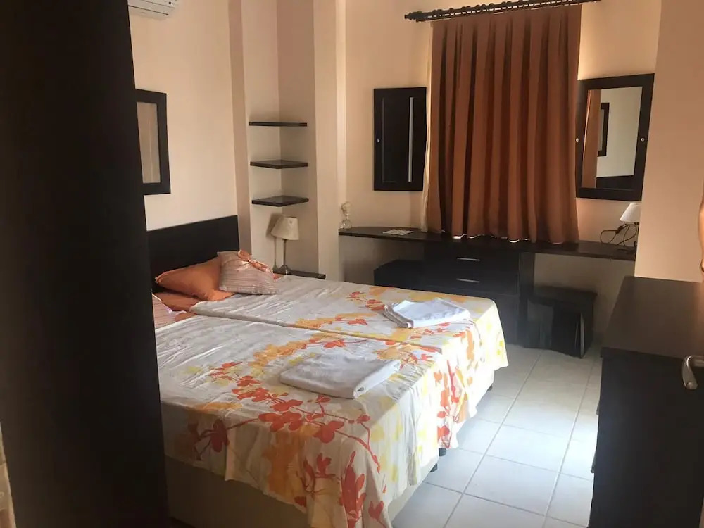1 Bedroom Apartment Lake View 8 by Likya Global
