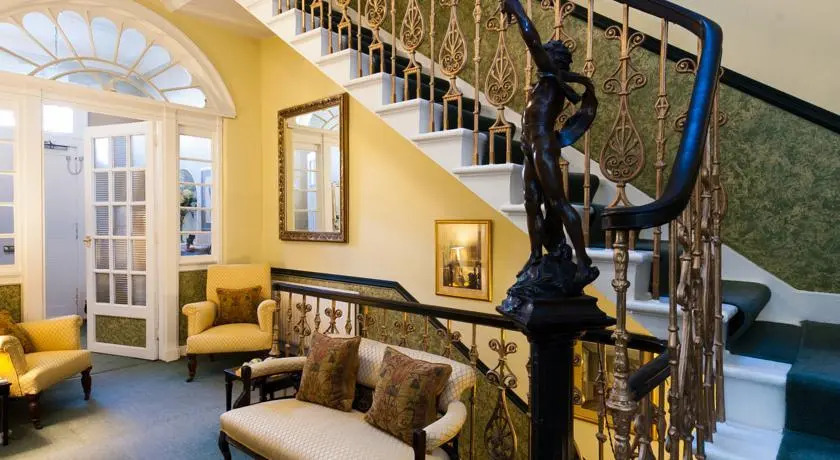Garlands Guest House
