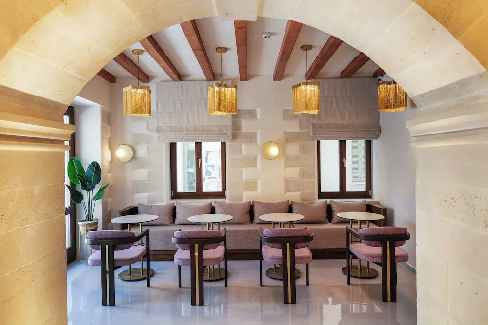 La Montre Luxury Boutique Suites