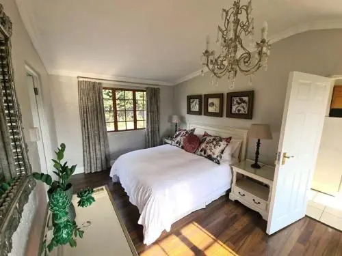 The Falls Cottages