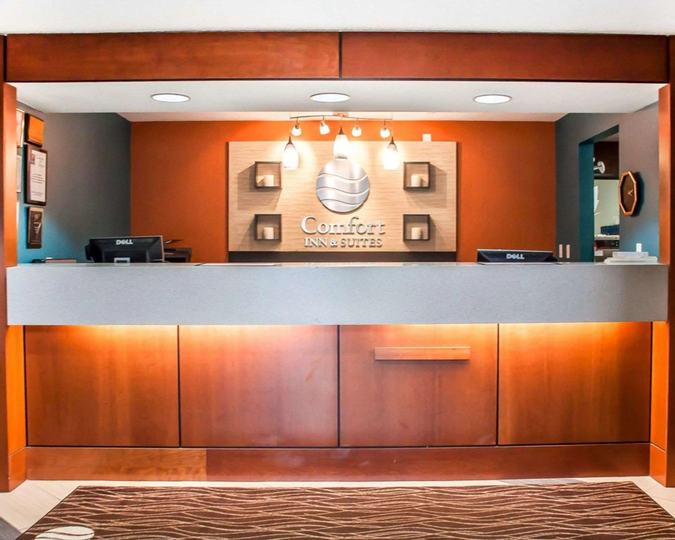 Comfort Inn & Suites Hamburg - Buffalo South