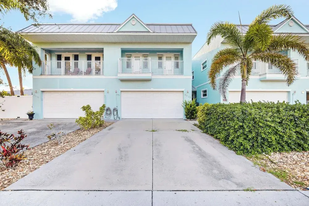 8023 Magnolia Ave