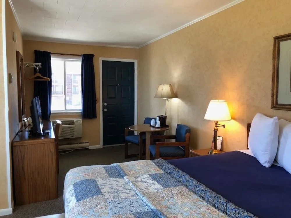Riviera Motel