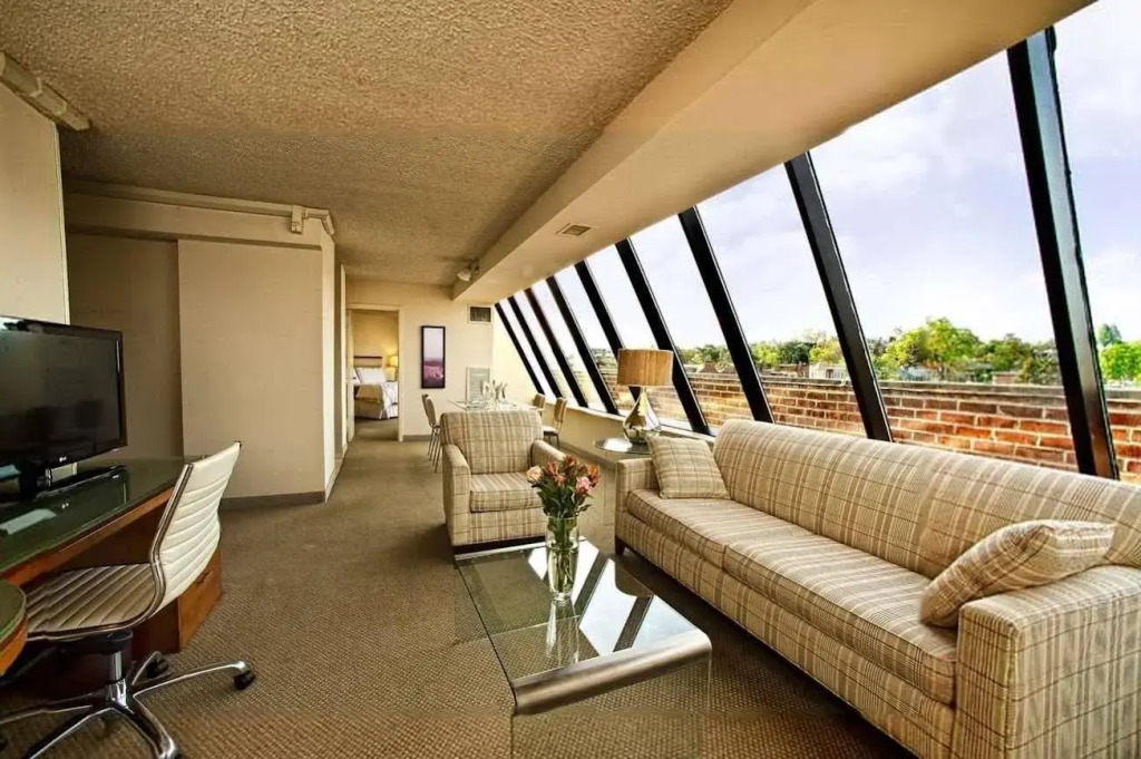 Georgetown Suites