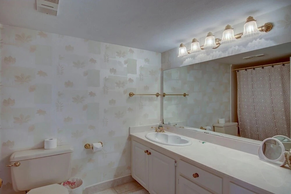 Rs 2304 - Royal Seafarer 2 Bedroom Condo by Redawning