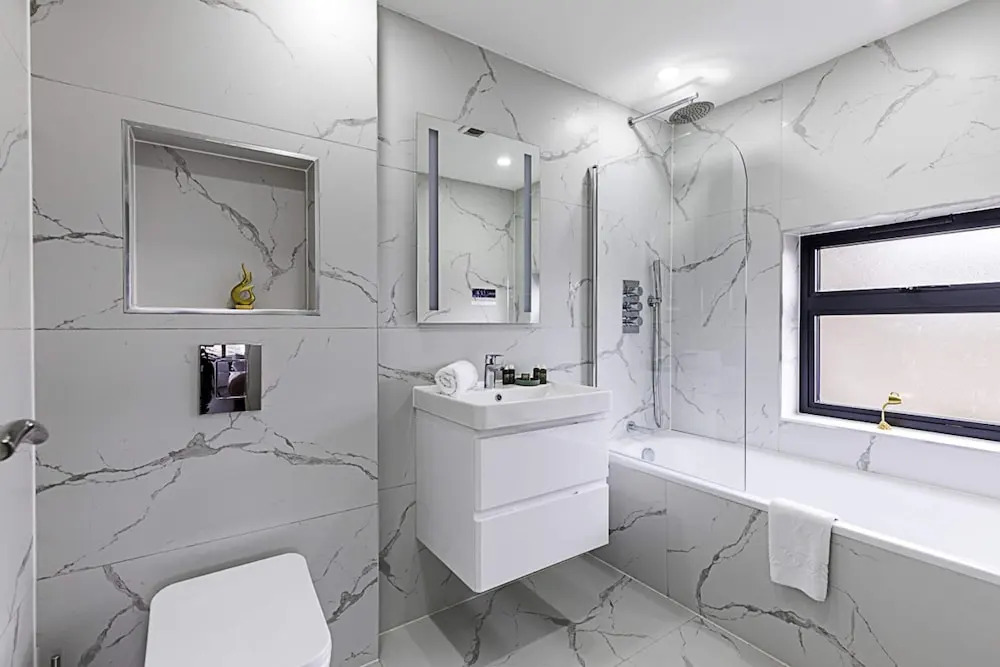 Spacious and Beautiful Apartment In Hanwell