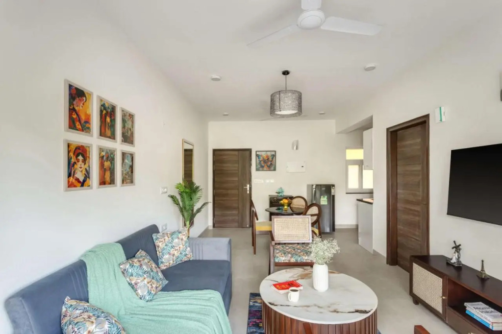 Pebble 1 BHK Apartment by tisyastays