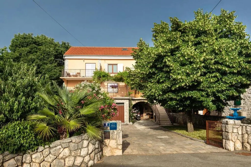 Apartments Tonica