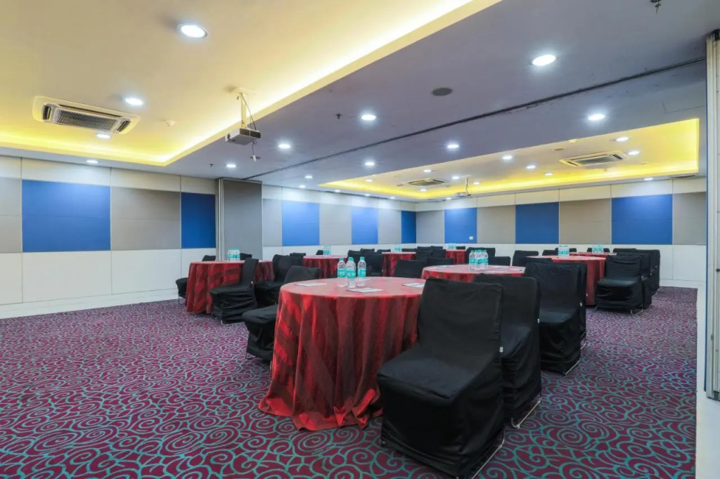 Hotel Bluestone Nehru Place by The Cosy Hotels