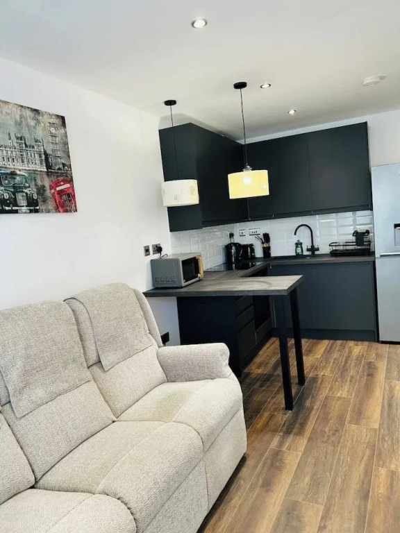 Charming 1-bedroom Apartment in Central Northampton