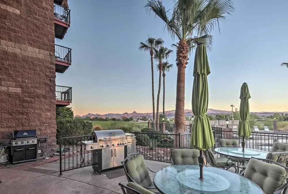 Lake Havasu Getaway w/ Golf Course & Lake Views!