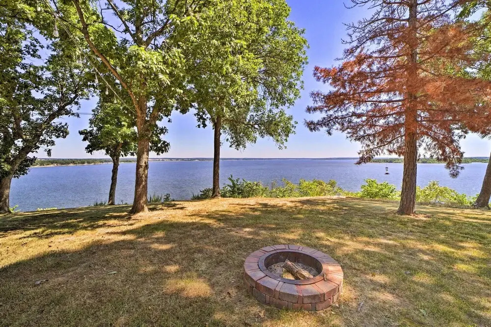 Grand Lake Views + Fire Pit: Monkey Island Home!