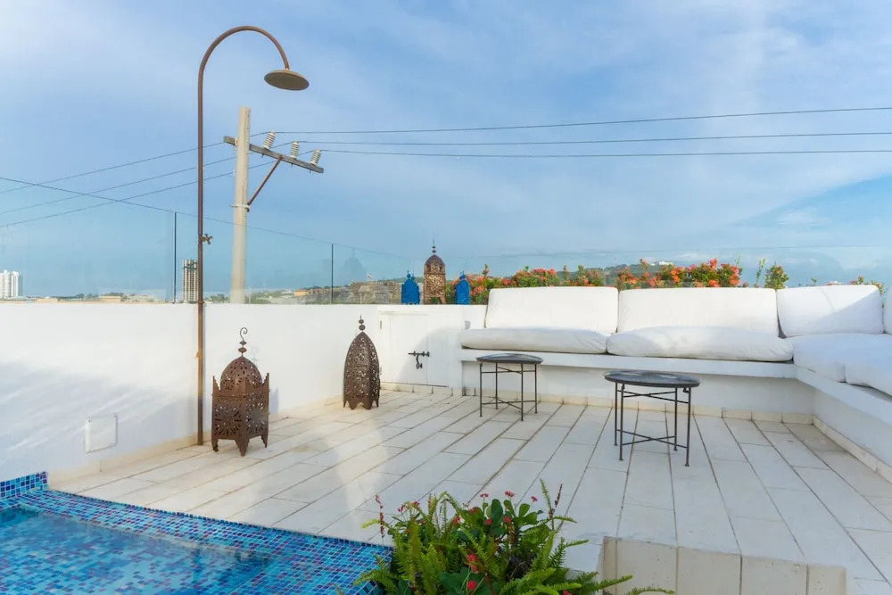 Lux Casa Lucia Boutique Rooftop Pool by Nomad Guru