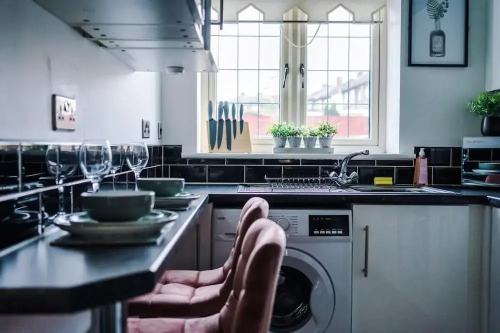 Lovely 4 Bed Litherland Apartment
