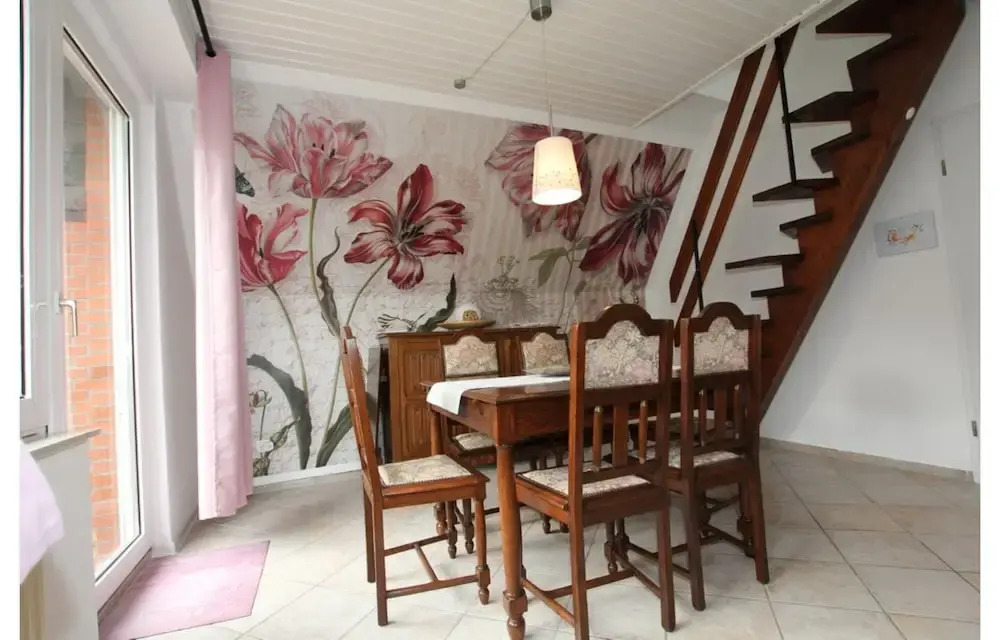 Ferienhaus Toms Hutte mit Terrasse in Dornum