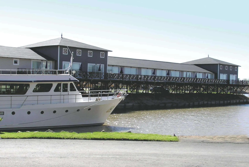Howard Johnson Marinas & Resort