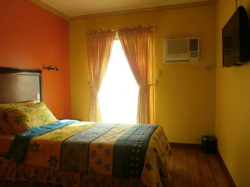 C & L Sea View Hotel