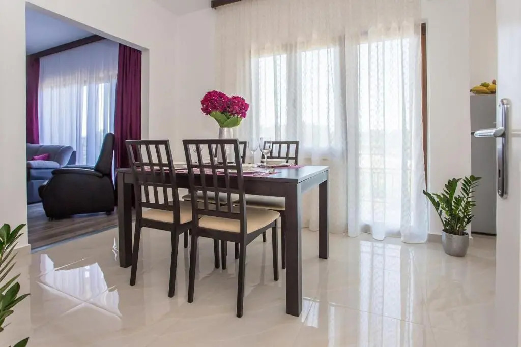 House Demetra