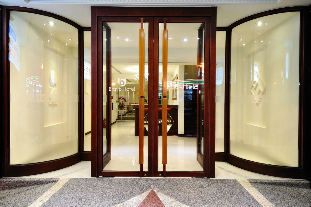 Bravo Hotel