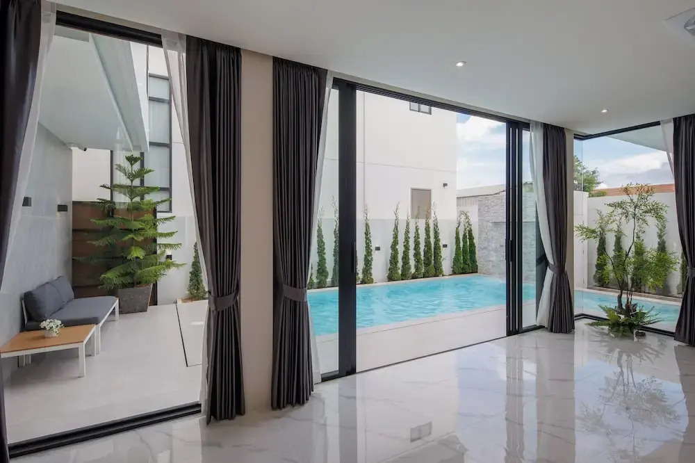 A9 Airport Modern Pool Villa