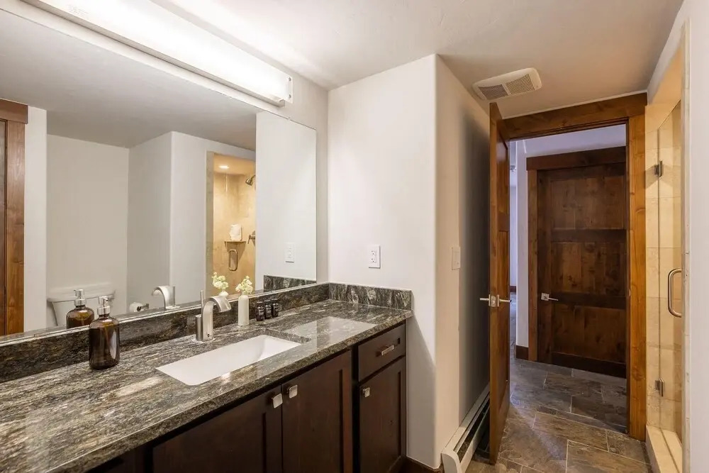 Dillon - Private Mountain Home w Hot Tub w Views & Shuffleboard!