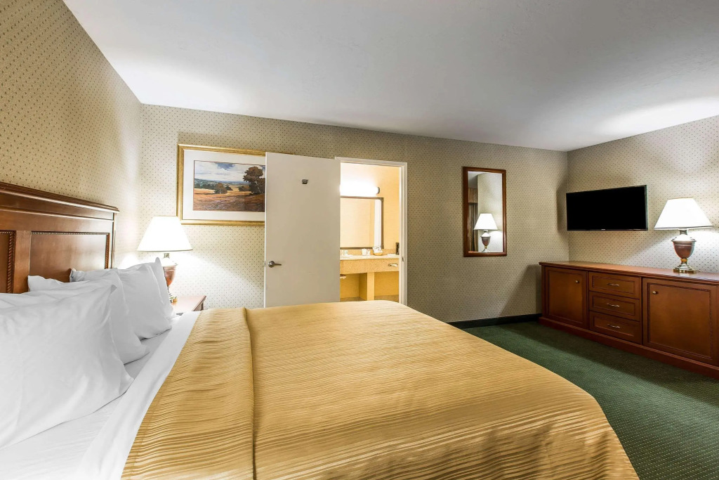 Quality Inn Near China Lake Naval Station