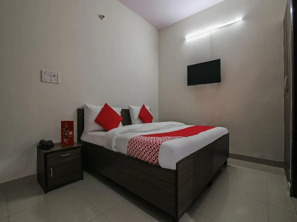 OYO 15668 Hotel Heaven Inn