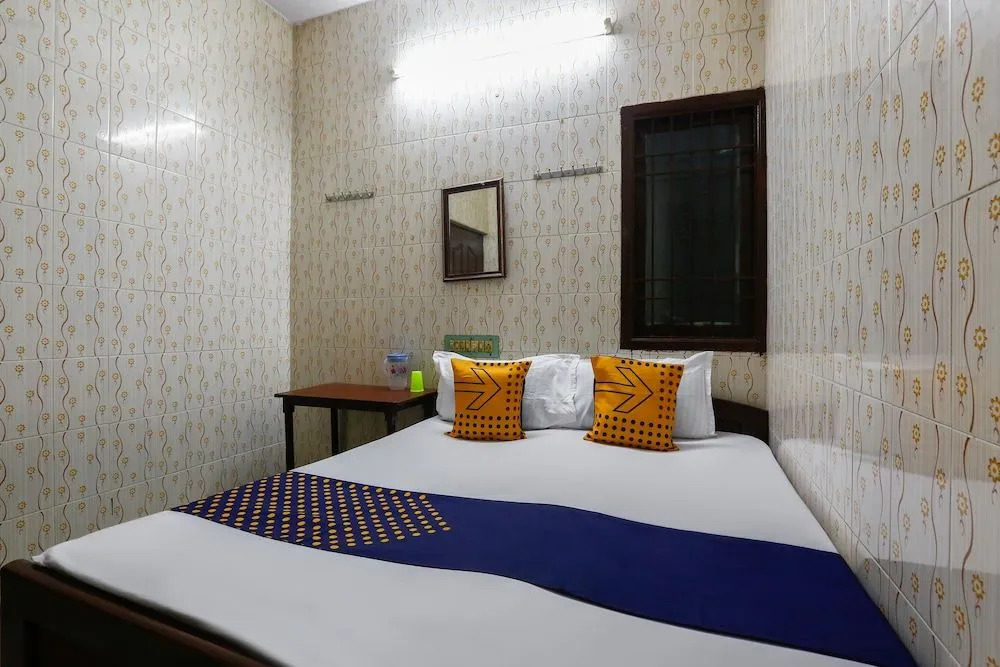 Spot On 49026 Ams Guest House