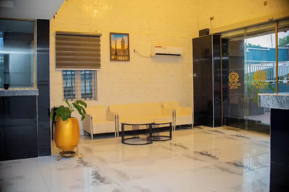Golden Top Hotel