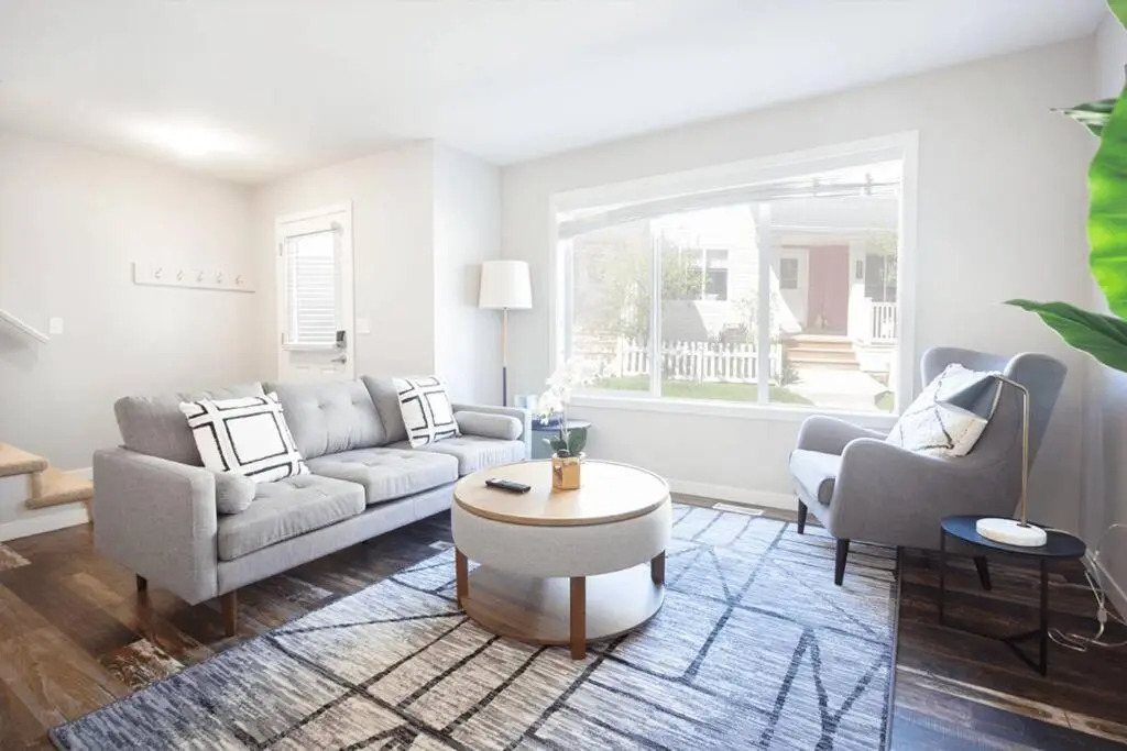 3BR Condo With Free Parking and In-suite Laundry