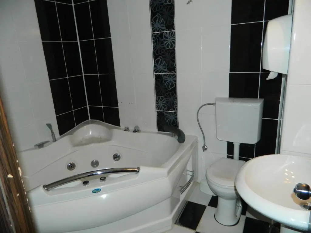 Garni Hotel Rile Men