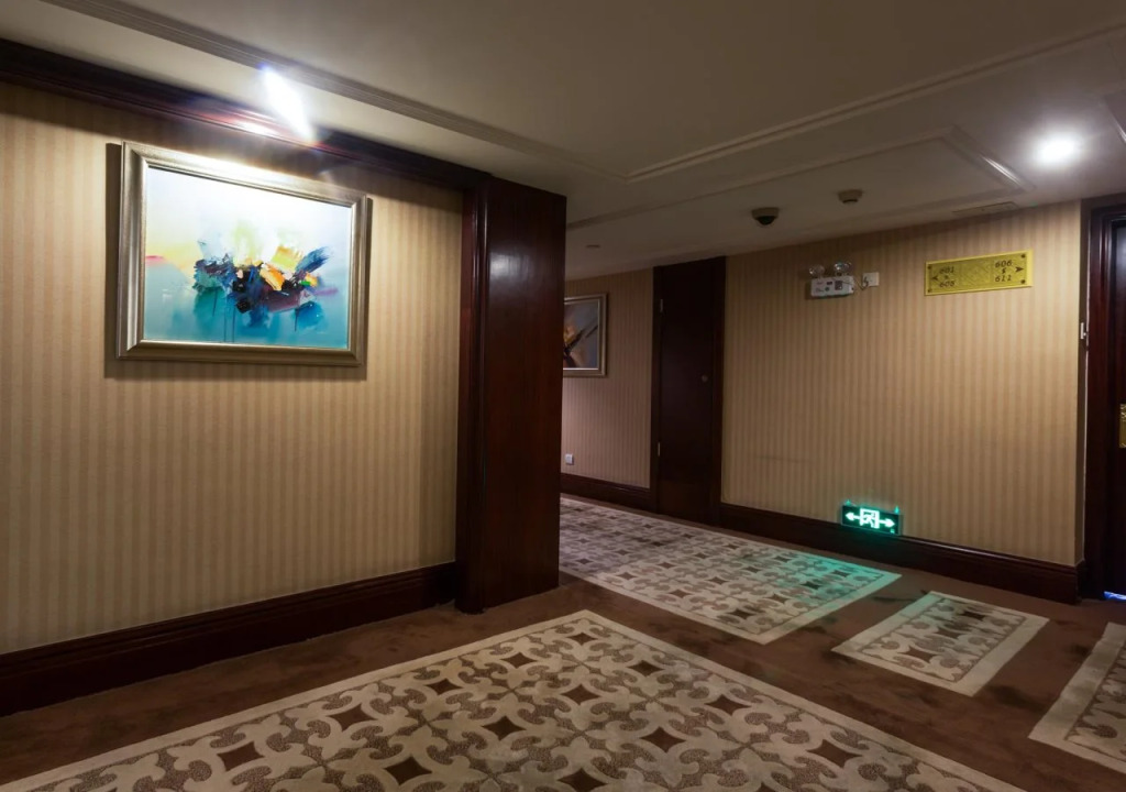 Grand Royal Hotel